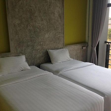 Pornsiri Hotel Sisaket מראה חיצוני תמונה