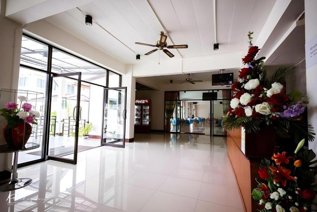 Pornsiri Hotel Sisaket מראה חיצוני תמונה