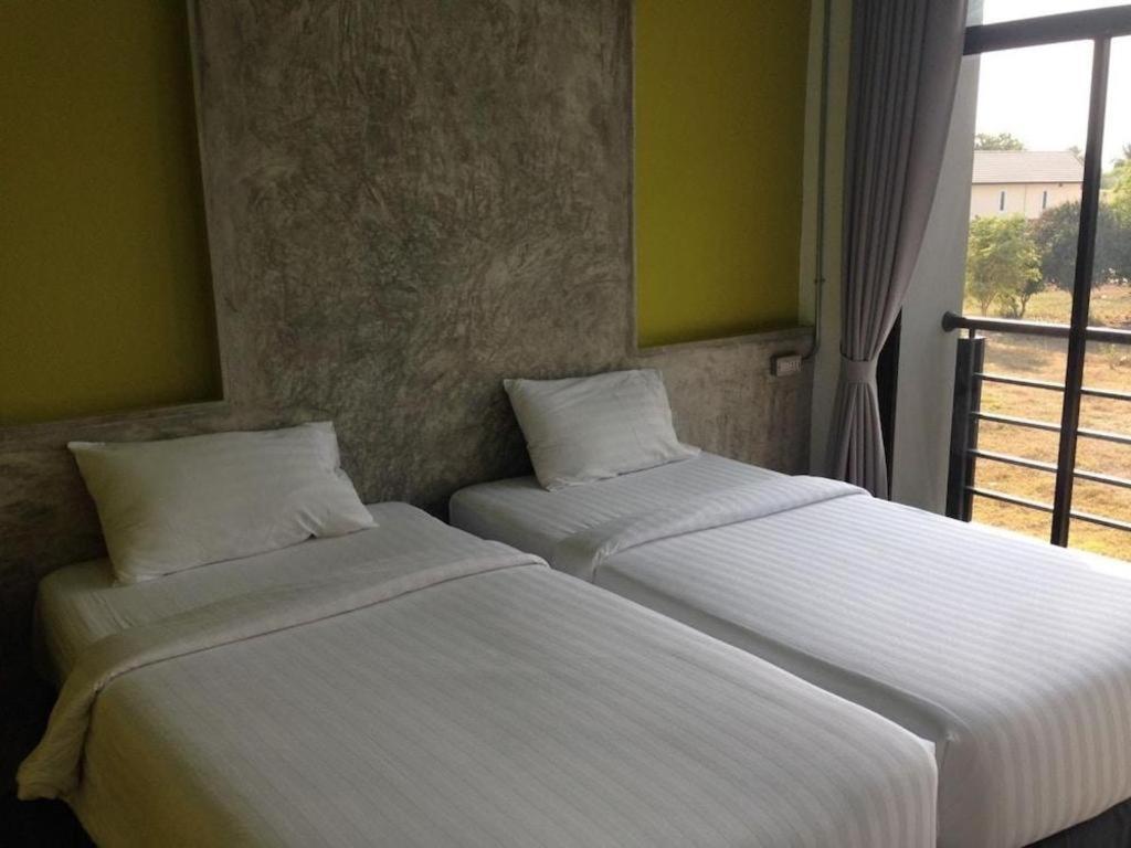 Pornsiri Hotel Sisaket מראה חיצוני תמונה